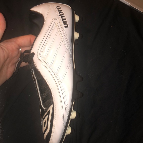 Soccer cleats - Picture 4 of 5